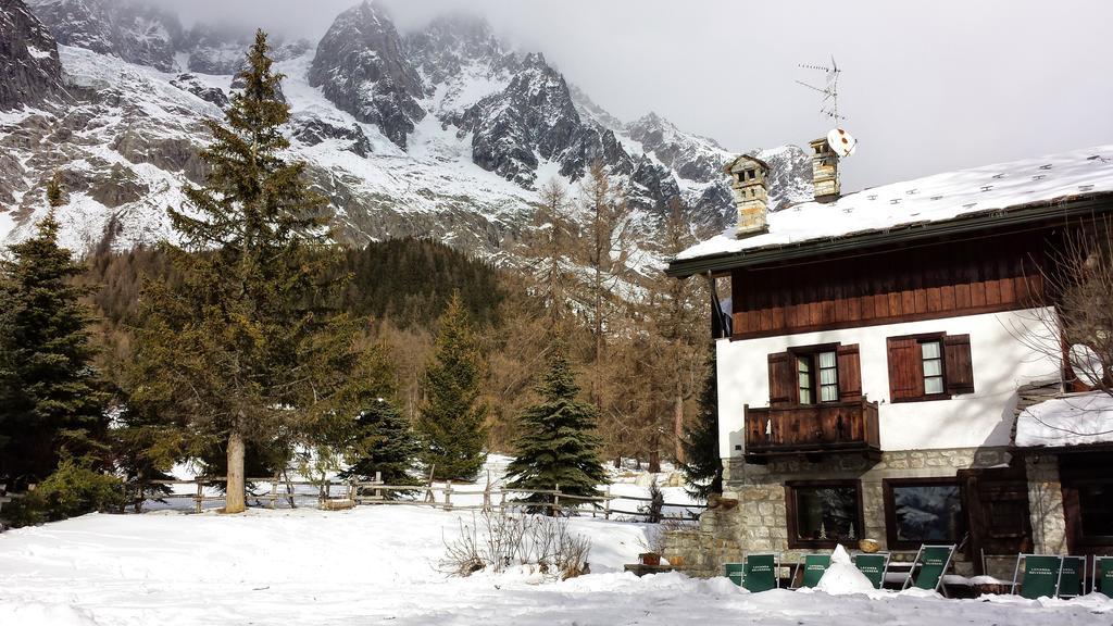 Hotel Locanda Belvedere Courmayeur Exteriör bild