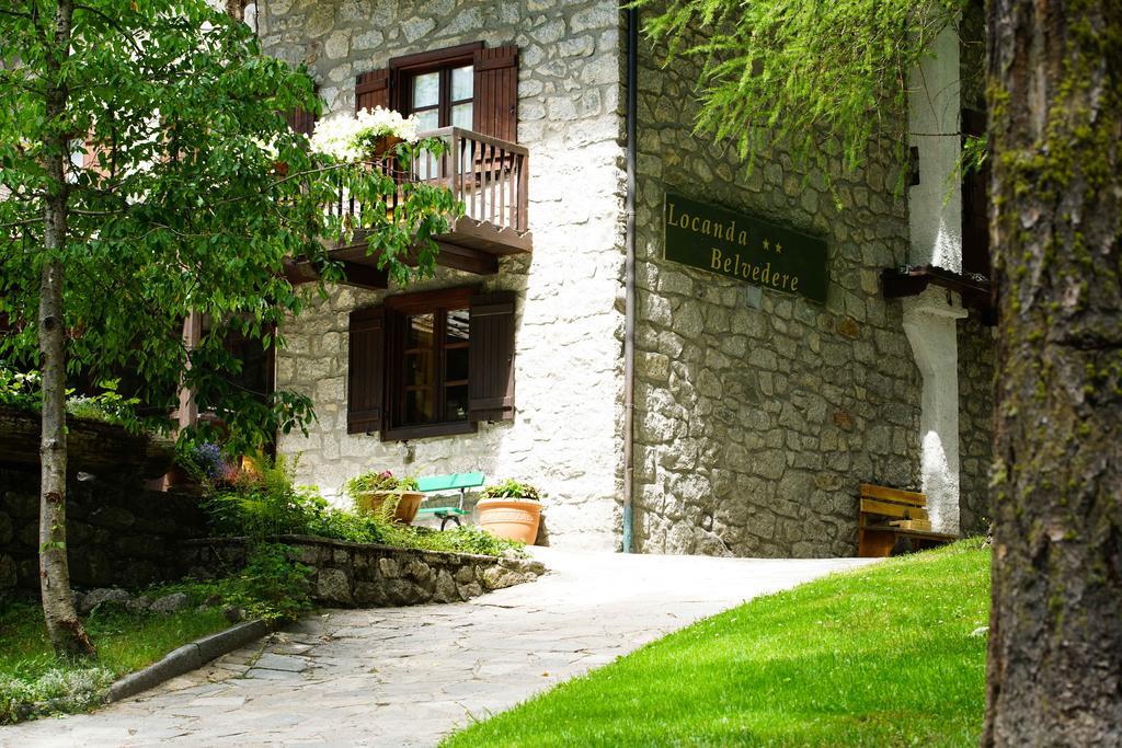 Hotel Locanda Belvedere Courmayeur Exteriör bild