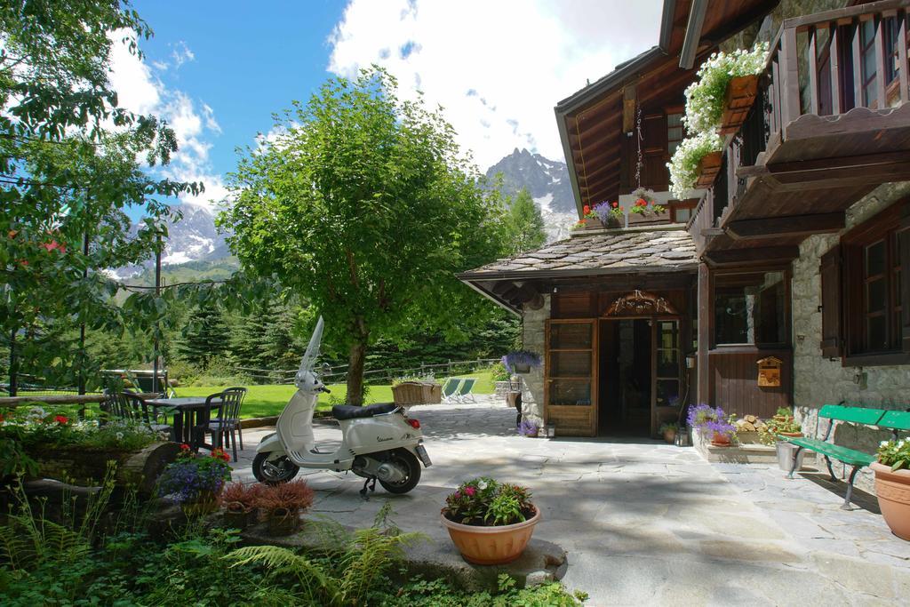 Hotel Locanda Belvedere Courmayeur Exteriör bild